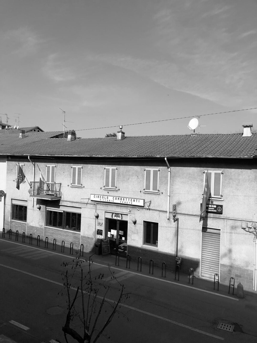 circolo combattenti vittorio veneto palazzolo milanese bn.jpeg