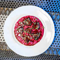 Risotto alla barbabietola con guancia di vitello