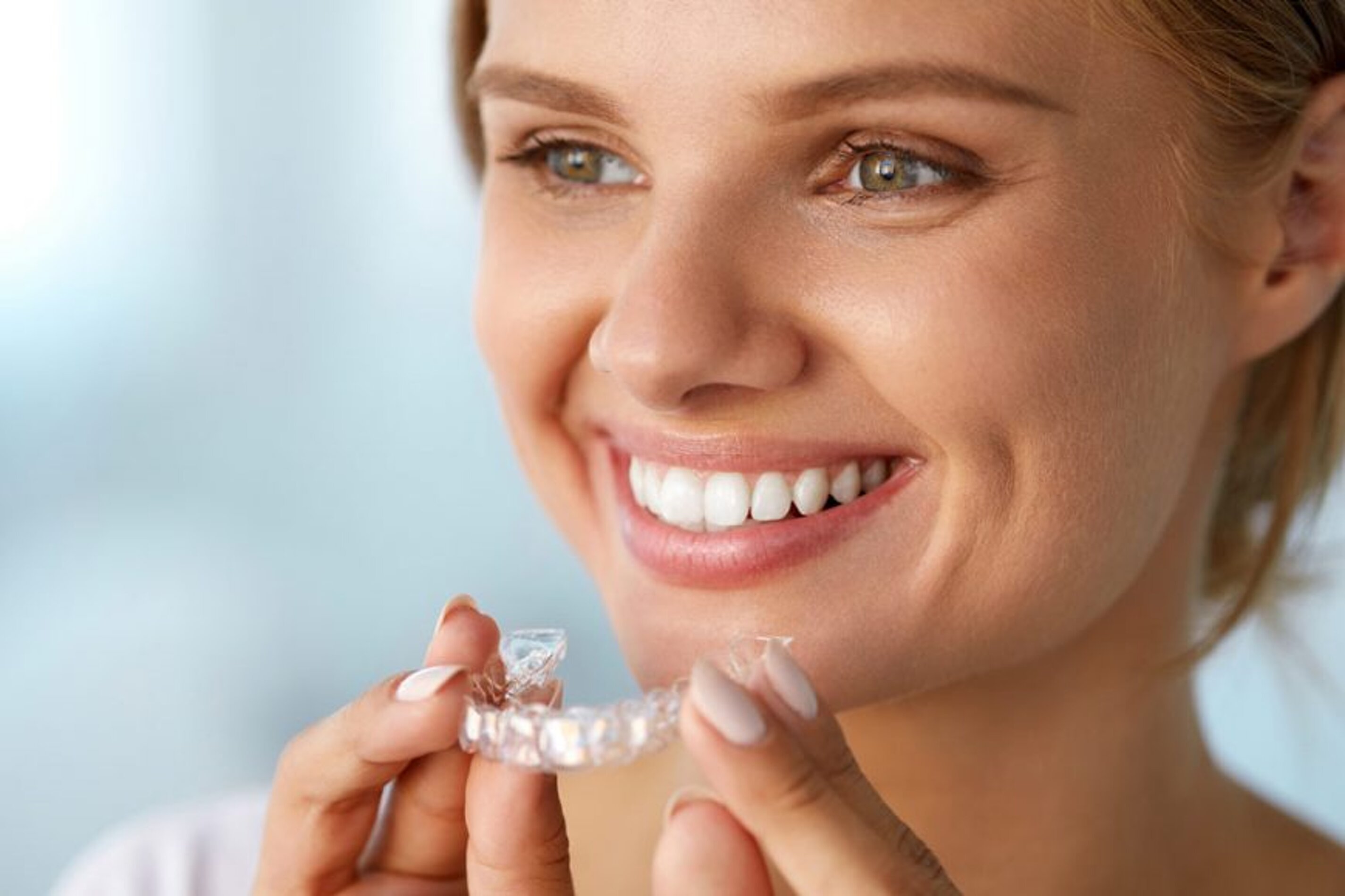 Allineatori trasparenti Invisalign - studio dentistico Romano Mei Caldora - Roma Prati Allineatori trasparenti Invisalign - studio dentistico Romano Mei Caldora - Roma Prati