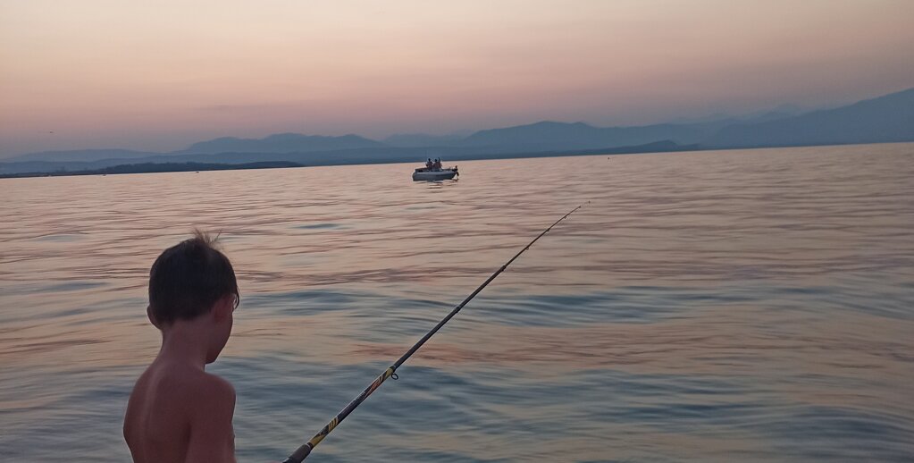 eyJkZSI6IkxhZ28gZGkgR2FyZGEsIGZpc2NoZW4sIHBlc2NhcmUsIGZpc2NoaW5nIn0=