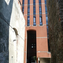 L'ingresso alla Facoltà di Architettura di Genova, progetto arch. Ignazio Gardella
