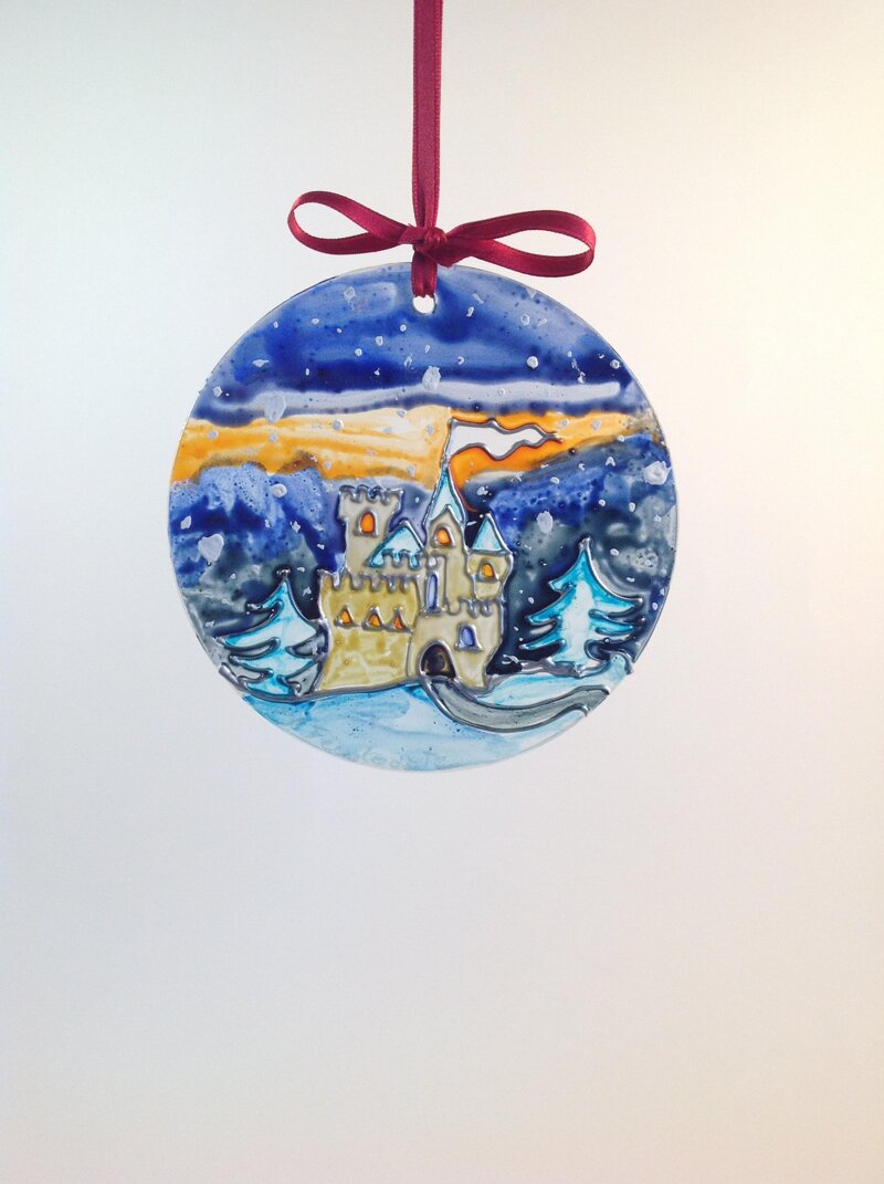 vetro-decorato-tondo-castello-neve