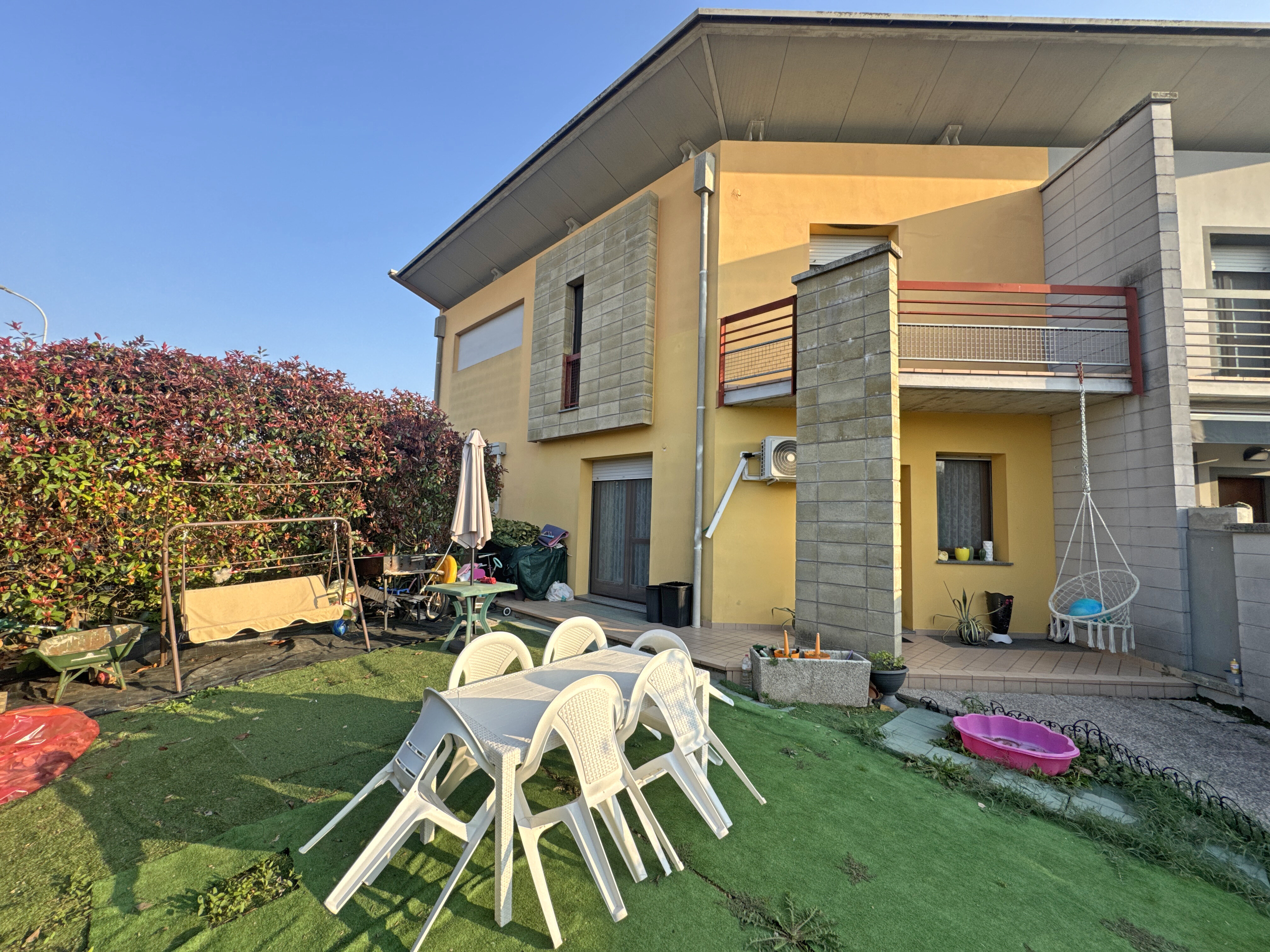 VILLA A SCHIERA - CASTEL GABBIANO