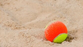 Lezioni e corsi di beach tennis indoor 