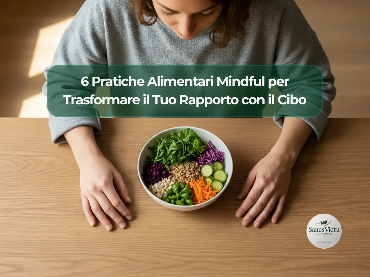 Donna che pratica il mindful eating seduta a un tavolo con una ciotola di cibo sano, pronta a trasformare il suo rapporto con il cibo.