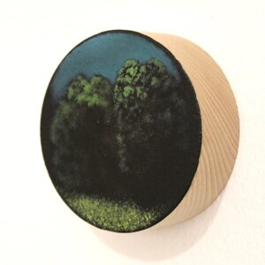 (laterale)%20io%20e%20te%202026%20carbone,%20resina%20naturale%20e%20olio%20su%20tavola%2012,5x20,5%20cm.jpeg