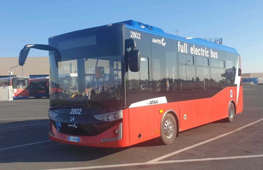 ff4934fac519d8f5c56150de88c8f5e40a199609