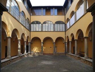 chiostro chiesa_della_madonna.jpeg chiostro chiesa_della_madonna.jpeg