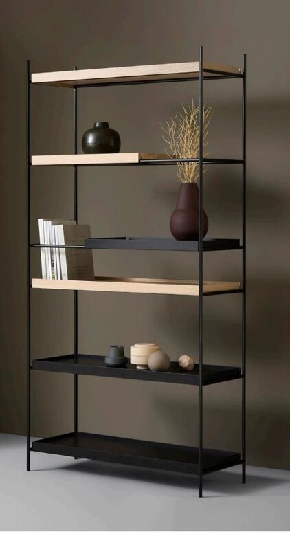 Cucina artigianale realizzata in metallo laccato nero