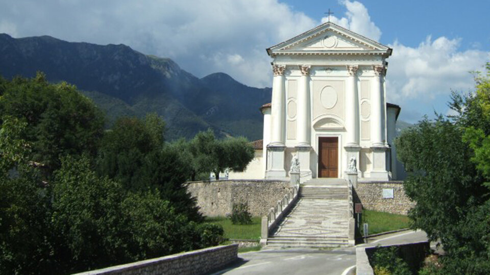 a2a3ea95-d7c8-4c8b-ab21-407574e3f4a7 a2a3ea95-d7c8-4c8b-ab21-407574e3f4a7