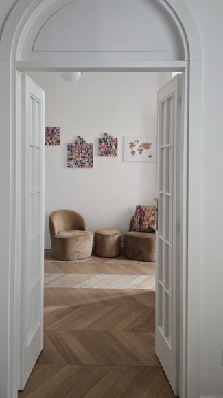 elena-amodeo_amo_read_painting_artist.jpeg elena-amodeo_amo_read_painting_artist.jpeg