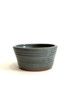piccola-ciotola-in-ceramica-realizzata-a-mano