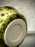 tazzabicchiere-in-ceramica-artigianale-smalto-bicolore-verde-muschio-e-beige-speckle tazzabicchiere-in-ceramica-artigianale-smalto-bicolore-verde-muschio-e-beige-speckle