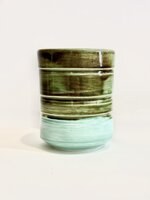 tazza-cilindrica-in-ceramica-artigianale-smalto-verde-acqua-e-oliva-fatto-a-mano tazza-cilindrica-in-ceramica-artigianale-smalto-verde-acqua-e-oliva-fatto-a-mano
