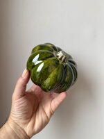 emerald-harvest-zucca-decorativa-artigianale-in-ceramica-verde-smeraldo-lucido emerald-harvest-zucca-decorativa-artigianale-in-ceramica-verde-smeraldo-lucido