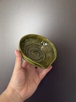 deep-forest-shaving-bowl-artigianale-verde-oliva-con-rilievi-a-foglia deep-forest-shaving-bowl-artigianale-verde-oliva-con-rilievi-a-foglia