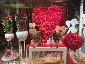 vetrina san valentino fioraio Rimini Fioreria Idea Verde Rimini