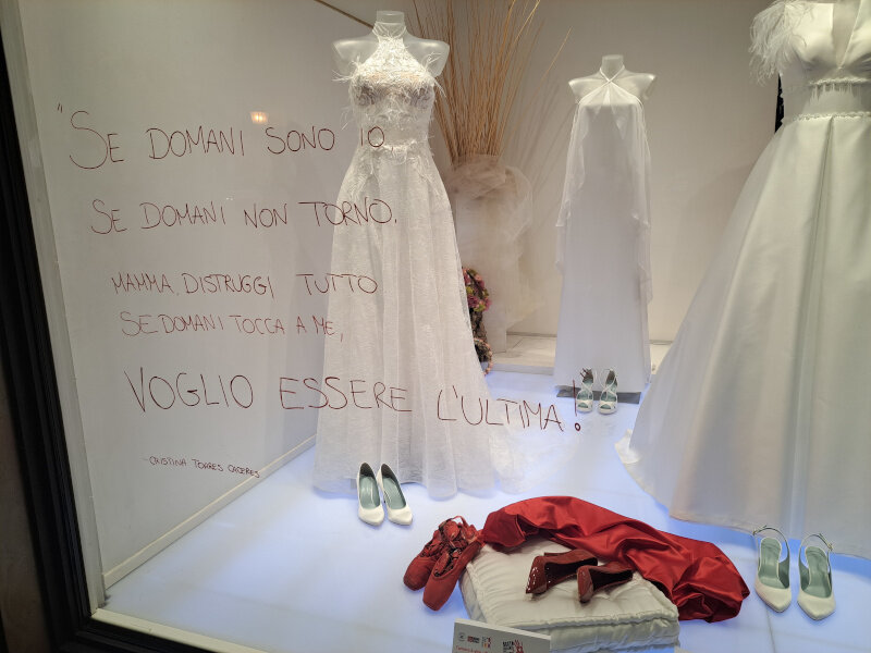 scarpe-rosse-20231123_171147.jpeg