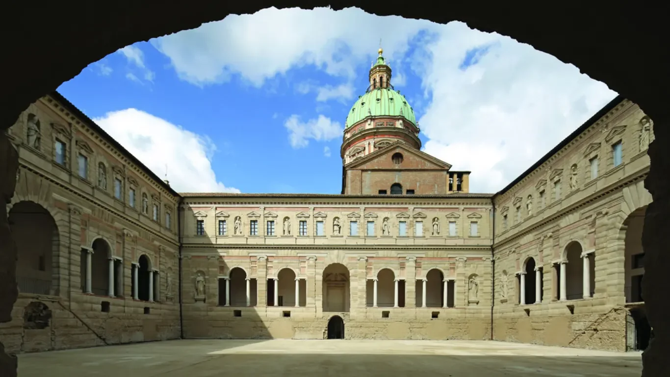 chiostri-di-san-pietro-chiostro-grande-©-schulte-bunert.webp chiostri-di-san-pietro-chiostro-grande-©-schulte-bunert.webp