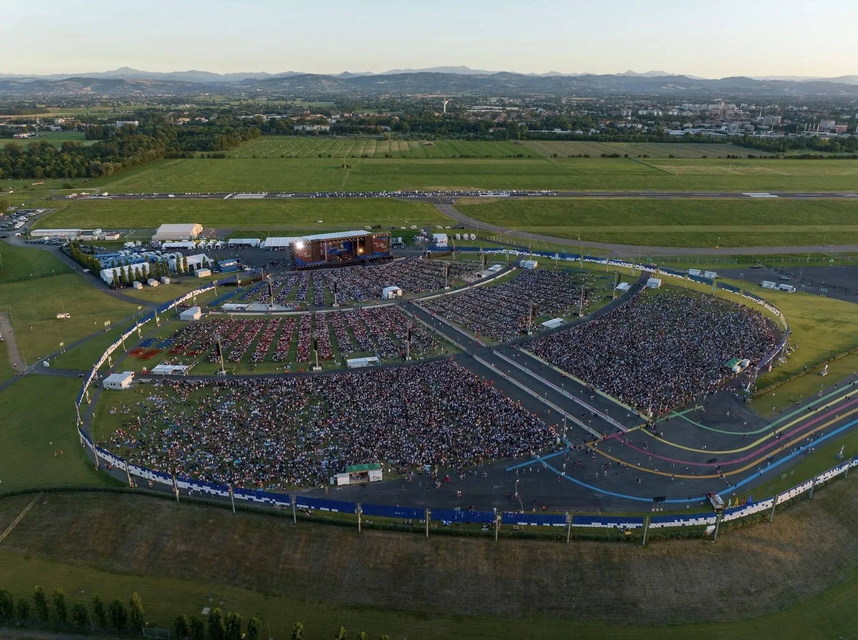 Come raggiungere RCF ARENA CAMPOVOLO da B&B IL CORTESE