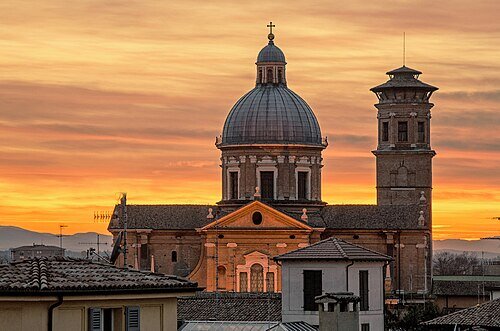 basilica_della_beata_vergine_della_ghiara_al_tramonto.jpeg basilica_della_beata_vergine_della_ghiara_al_tramonto.jpeg