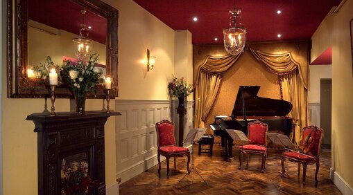 salon-in-1901-arts-club.jpeg