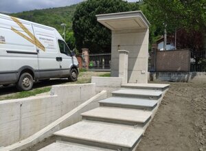 marciapiede%20rifatto%20con%20aquascud+%20pietra%20di%20bagnolo%20.jpeg