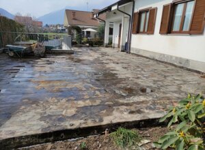 cortile%20pietra%201.jpeg