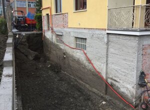 scavo%20e%20costruzione%20muro%20recinzione.jpeg