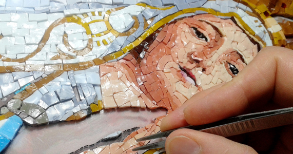 eyJlbiI6Ik1vc2FpY28gTWFkb25uYSBkaSBGYXRpbWEifQ==