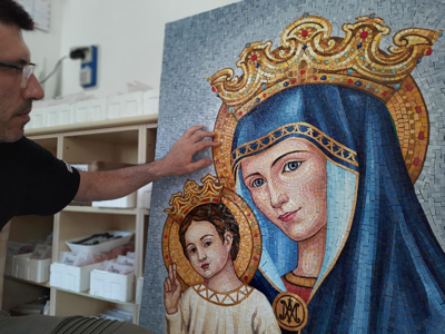 eyJlbiI6Ik1hdGVyIEVjY2xlc2lhIE1vc2FpYyJ9