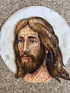 eyJlbiI6IiBNb3NhaWNvIFZvbHRvIEFwb3N0b2xpIn0=