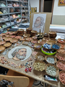 eyJlbiI6Ikxhdm9yYXppb25lIE1vc2FpY2kgVm9sdGkgMTIgQXBvc3RvbGkifQ==