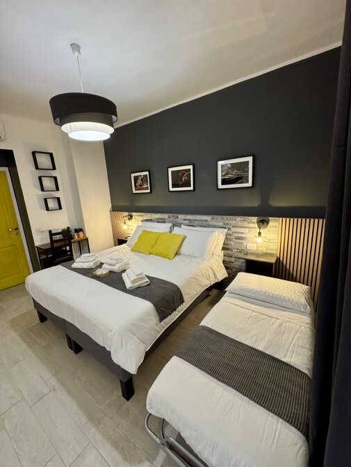 CAMERA MATRIMONIALE CON LETTO AGGIUNTIVO