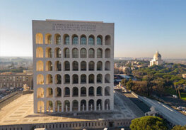 Veduta del Colosseo quadrato a Roma EUR
