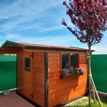 Casetta con sporto Casetta con sporto generoso