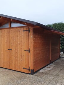 Garage con appendice Garage con appendice per rimessaggio bici, legnaia o altro.