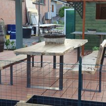 Tavolo da esterno Tavolo da esterno con due panche