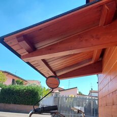 Pensilina a sbalzo Pensilina addossata a casetta