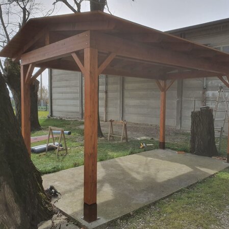 Pergola a due falde dopo