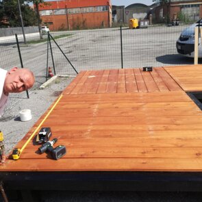 Calpestio in larice trattato