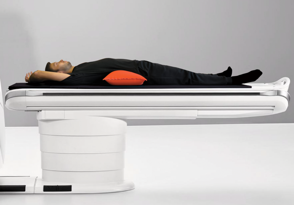 prova-finale-cuscino2-ginocchia-con-zia-(scontornato)