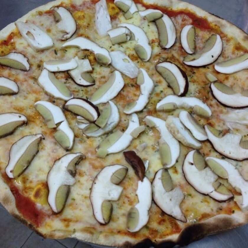 pizza funghi.jpeg