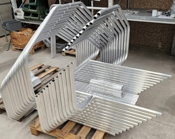 Bent and welded aluminium tubes for aerial platform gondolas