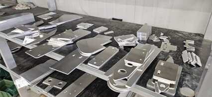 lamiere di alluminio e acciaio inossidabile tagliate con laser a fibra ottica