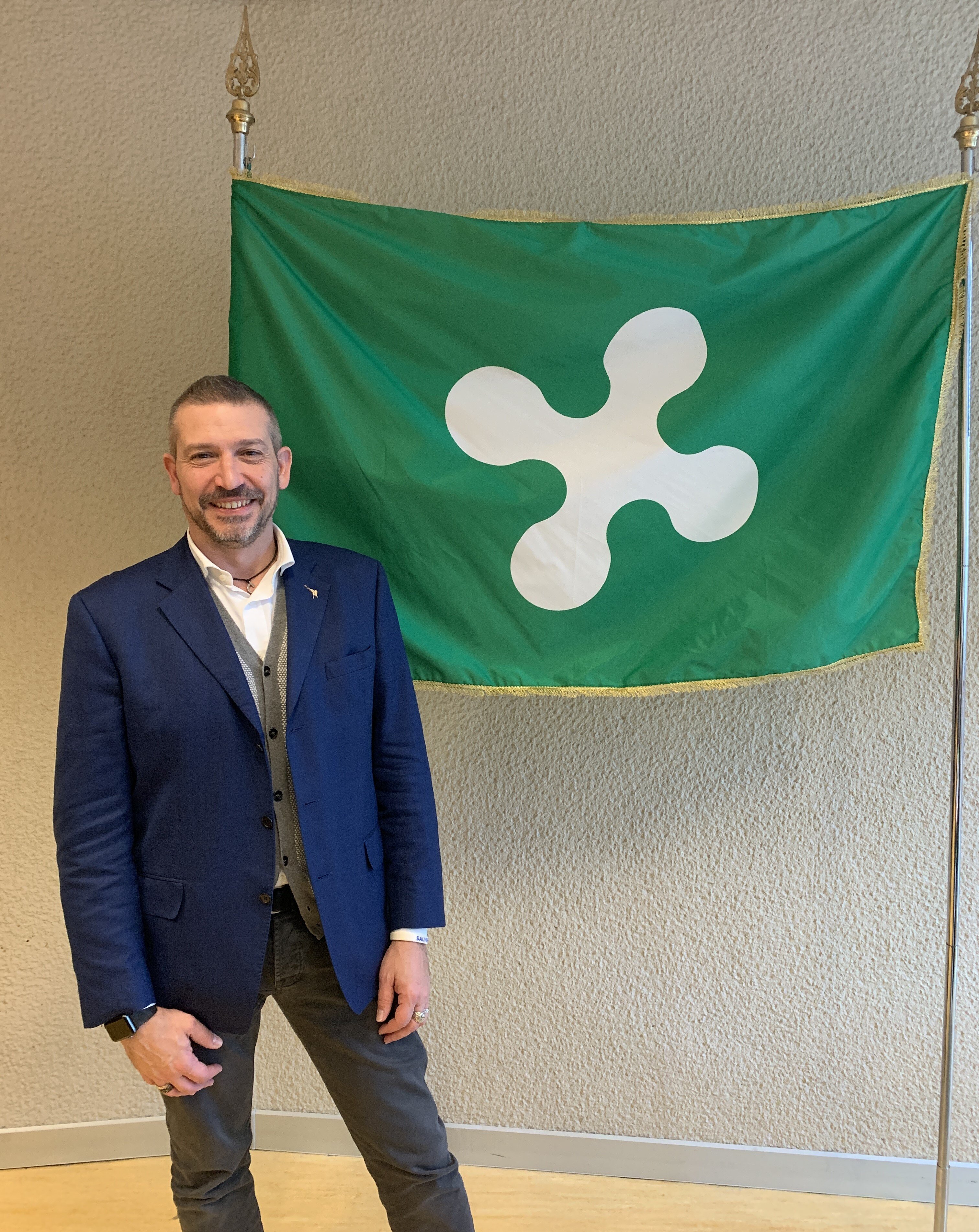 BANDIERA LOMBARDIA, INIZIATO L’ITER DEL PDL TREZZANI PER UFFICIALIZZARE ROSA CAMUNA