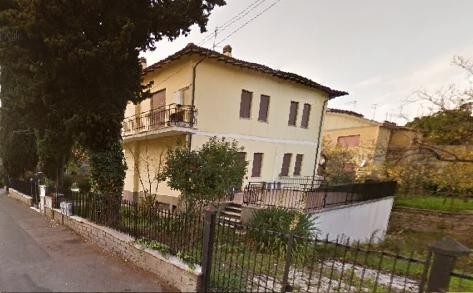 esterno.jpeg esterno.jpeg