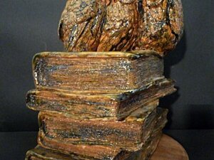 Ceramica ossidi e smalti in diverse cotture. Anno 2011. cm.25x45x20