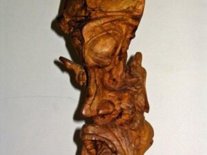 Legno intaglio radica ulivo. Anno 2007. cm. 40x18x16
