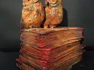 Ceramica ossidi e smalti in diverse cotture. Anno 2011. cm.30x34x20